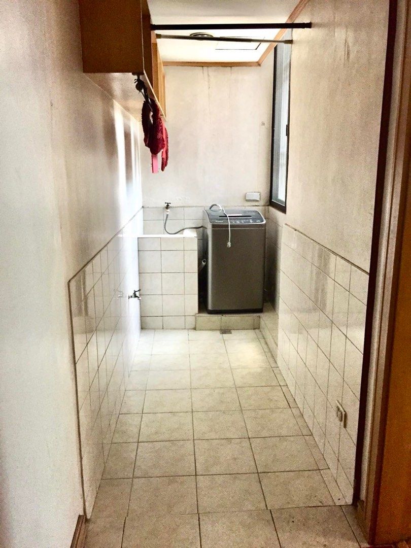Parc Royale Ortigas (Category: Apartments & Condos) located in Taguig. Submitted by brokerhanstaneo_09178038728 (Listing ID 1399870418, Image 3). Description: FOR Sale Parc Royale Condominium Unit (Jade Drive, Ortigas Business District) 5-10minutes walking distance to San Miguel, BDO, Podium, Megamall, Shangrila, Ayala 30th, Tektite etc; has an exit along Julia Vargas Avenue. Details: -110sqms -2 bedrooms/2 full baths -with free parking in B1 -W 