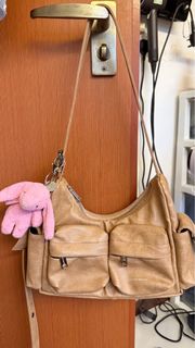(Category: ) located in . Submitted by yoonabunny (Listing ID 1399936328, Image 1). Description: .