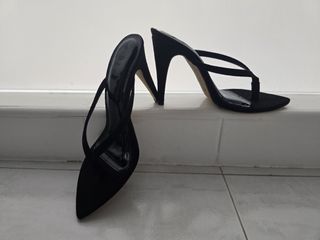 (Category: ) located in . Submitted by chanelgems (Listing ID 1399995188, Image 1). Description: .