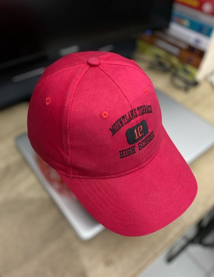 TOPI SIMPLE CAPS MERAH BRAND OTTO BEKAS, Fesyen Pria, Aksesoris, Topi ...