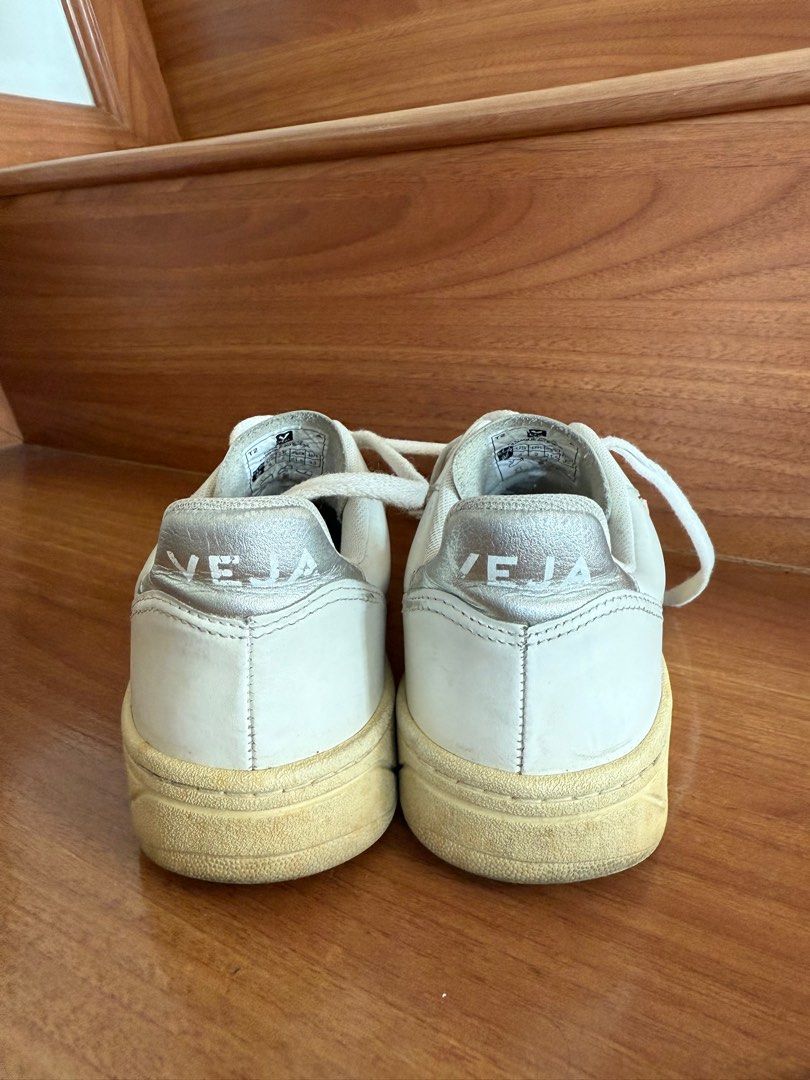 VEJA V12 Leather White Gold and Silver (Category: Sneakers) located in Taguig. Submitted by secondlifeph (Listing ID 1399873960, Image 3). Description: PRELOVED VEJA V12 Shoes With Gold and Silver labels Signs of wear Yellowing rubber but can definitely brighten it up with baking soda and hydrogen peroxide No box Bought in France in 2022 RFS: Decluttering Size: EU 35 MOP: Gcash, BDO, BPI, Metrobank PICKUP CARE OF BUYER: GOGOXpress, lalamove, Grab