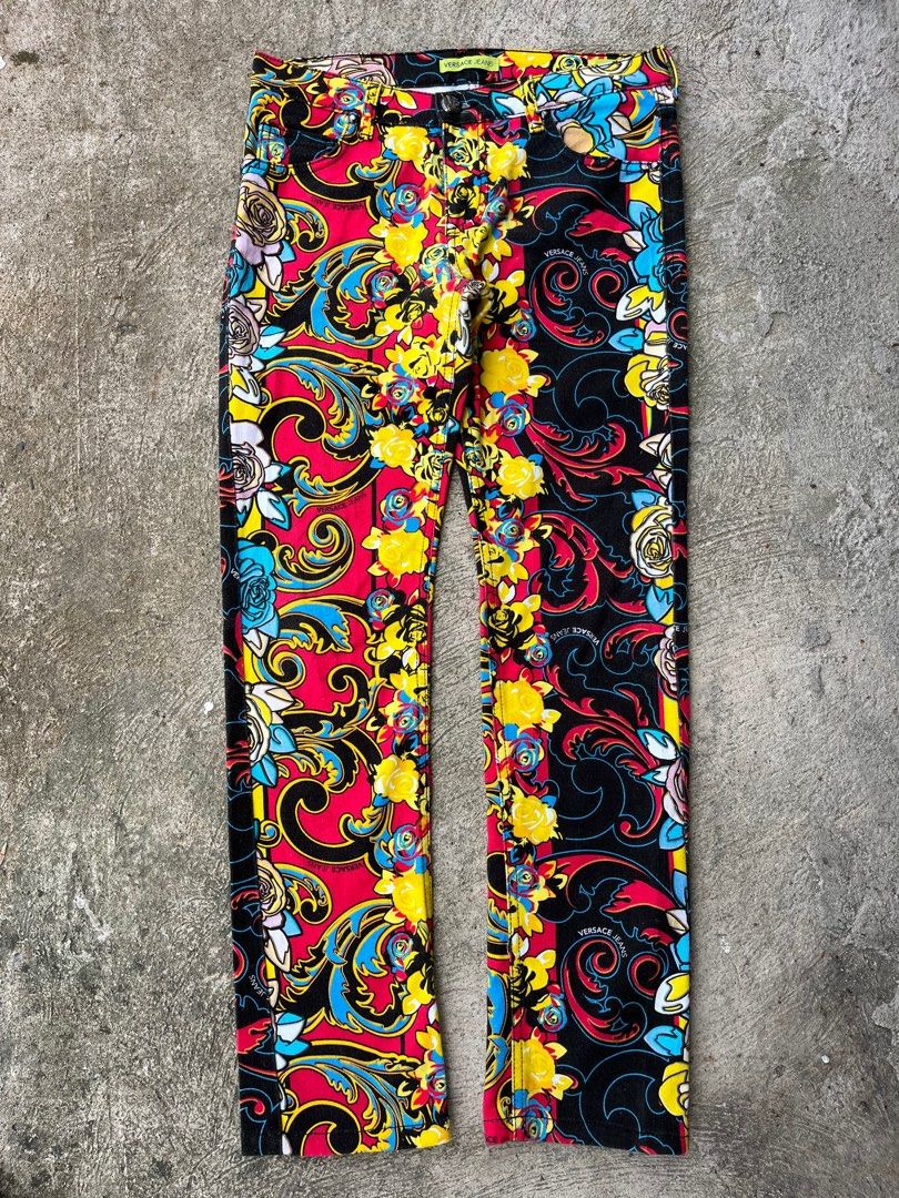 Versace Jeans Couture (Category: Jeans) located in Calumpit. Submitted by Essentiality (Listing ID 1399933880, Image 1). Description: Versace Jeans Couture Size 28 W - 28 L - 37 Excellent Condition 2k .
