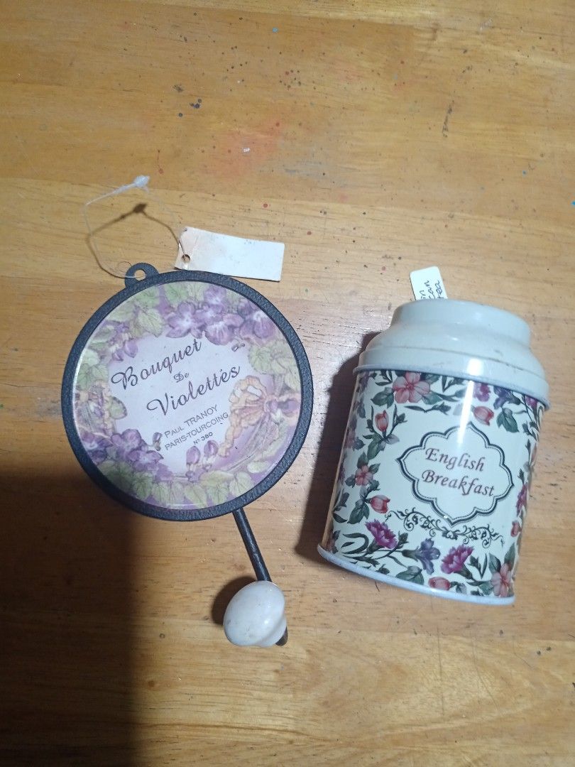 Wall hook and tin can bundle (Category: Other Home Decor) located in Baguio. Submitted by klutter.curio (Listing ID 1399957169, Image 1). Description: .