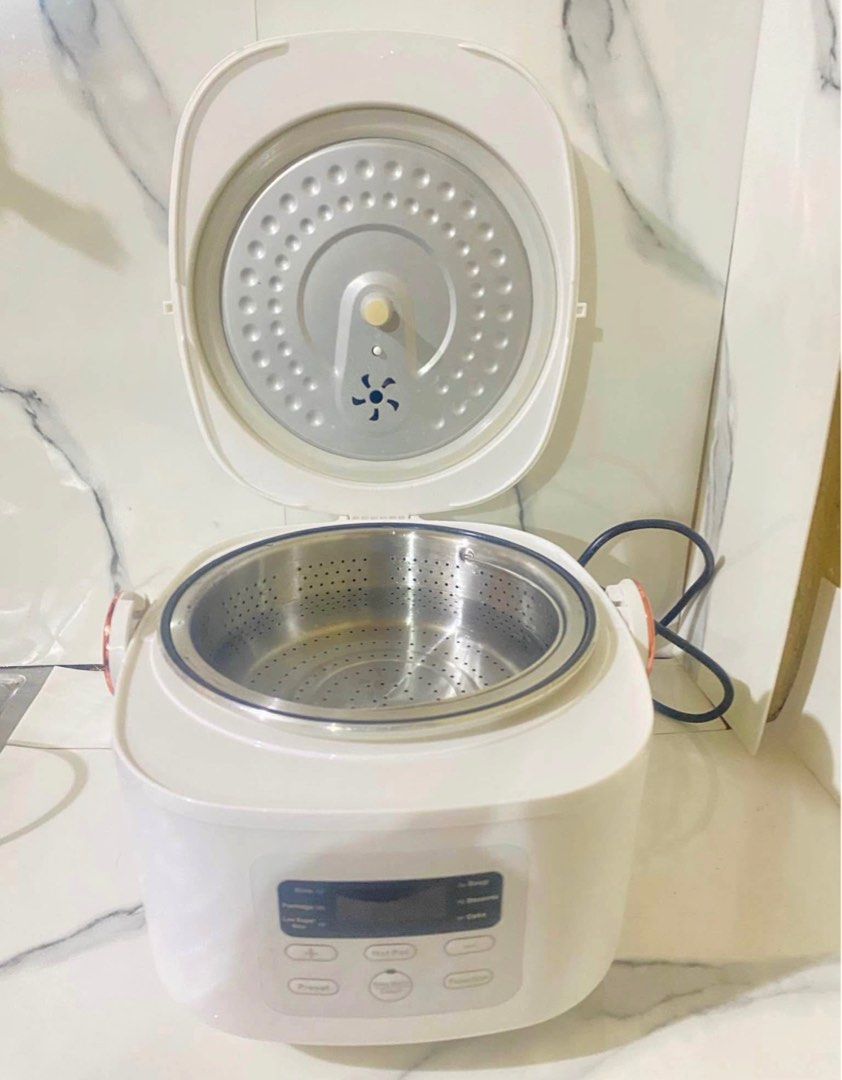 Zolele Multi-Function Rice Cooker (Category: Cookers) located in Muntinlupa City. Submitted by ababrl (Listing ID 1399927315, Image 1). Description: Low-sugar healthy rice cooker Used once kakabili lng. Rfa: migrating soon need fund for Medical and documents .