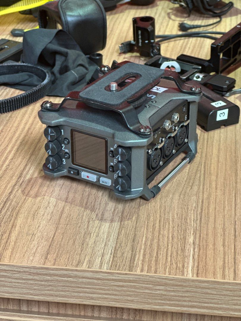 Zoom F6