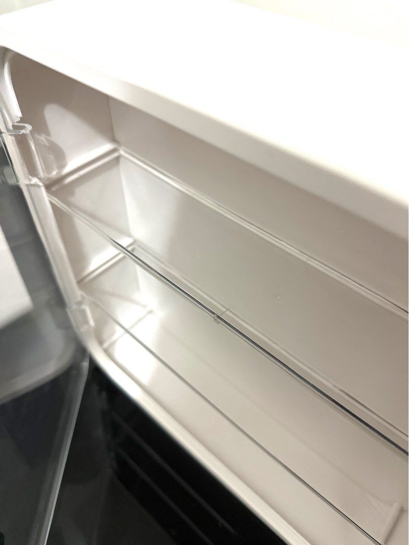 Acrylic White Case (Category: Storage Boxes & Baskets) located in Manila. Submitted by _anikanik (Listing ID 1400142119, Image 3). Description: 1st case 200 (no issue) 2nd case 180 pesos has a small crack on the side (see 3rd photo) both have minimal scratches on transparent lid rfs: will change case for my sonnies loc qc sdd lalamove or jnt .