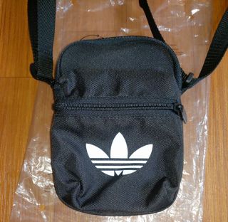 100+ Sling bag adidas Dijual Tas Dompet Carousell Indonesia