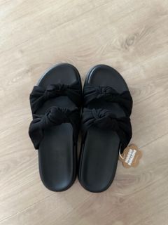 (Category: ) located in . Submitted by hellogoodbuysclothes (Listing ID 1400097629, Image 1). Description: .