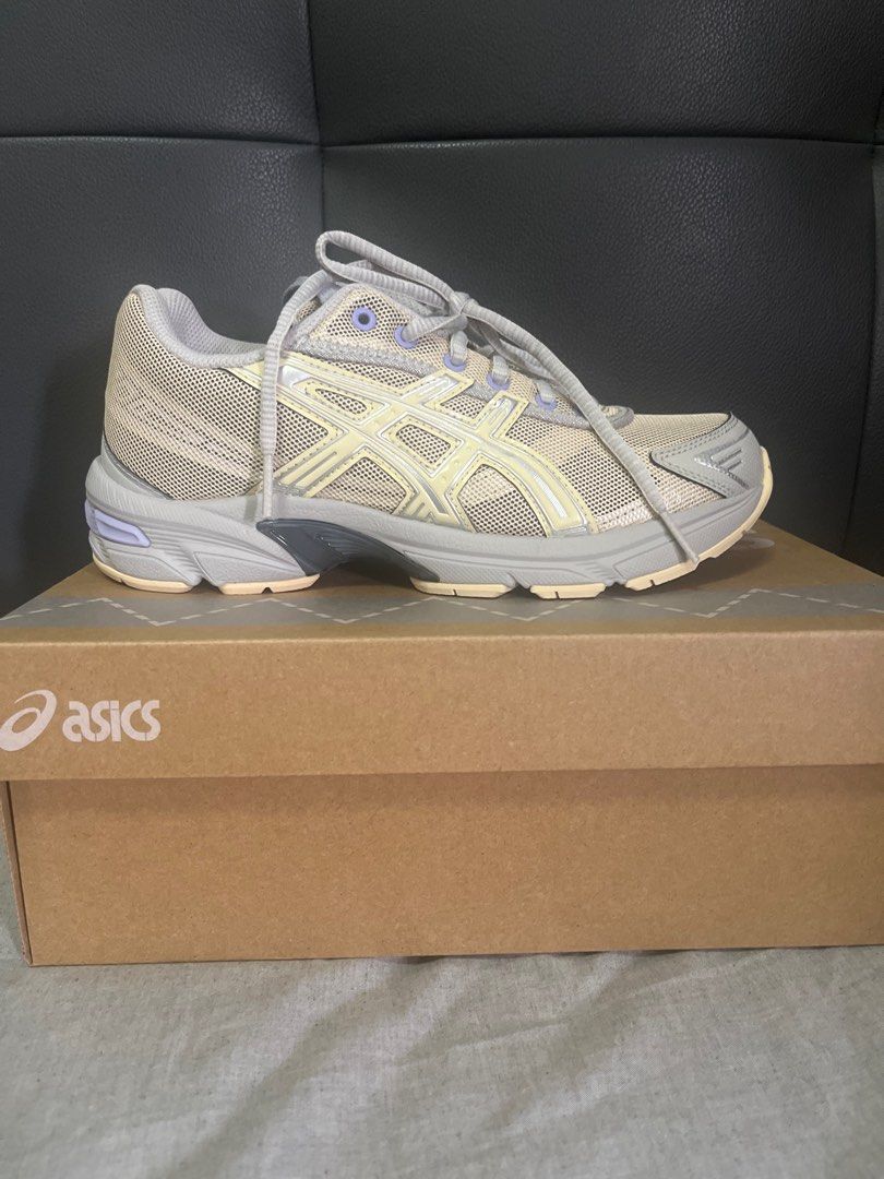 Asics Gel 1130 Sneakers - Beige Grey (Category: Sneakers) located in Singapore. Submitted by maybetodaynow (Listing ID 1400059192, Image 1). Description: EU 37.5 BRAND NEW - Asics Gel-1090 sneakers by Kiko Kostadinov - Neutral beige and grey colorway - Comes with original box - Comfortable and fashionable - Perfect for everyday wear or light exercise.