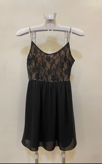 (Category: ) located in . Submitted by qbcloset (Listing ID 1400117119, Image 1). Description: .