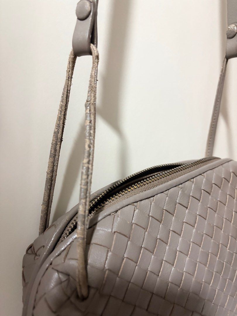 Bottega veneta nodini sling (Category: Luxury Bags & Wallets) located in Pasig City. Submitted by closetdiet (Listing ID 1400164940, Image 3). Description: BV Intrecciato woven napa leather nodini Parts of strap with peeling leather but can be repaired Otherwise in good condition.