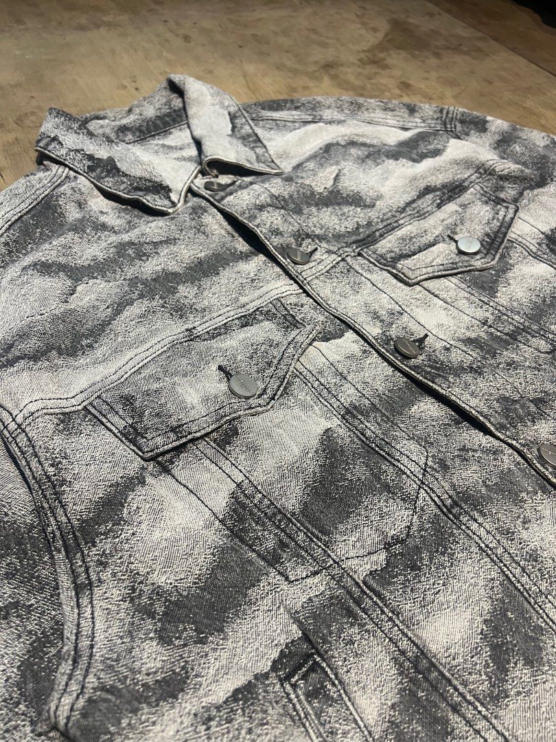 CHINISM denim jacket (Category: Coats, Jackets and Outerwear) located in Puerto Princesa. Submitted by thrift_n5300 (Listing ID 1400154119, Image 1). Description: CHINISM cloud pattern type lll denim jacket size LARGE 24/27.5 no issue excellent condition 10/10 colorate.