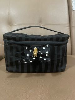 (Category: ) located in . Submitted by sellclothesandbag (Listing ID 1400153399, Image 1). Description: .
