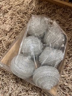 (Category: ) located in . Submitted by insidecloset.c (Listing ID 1400118740, Image 1). Description: .