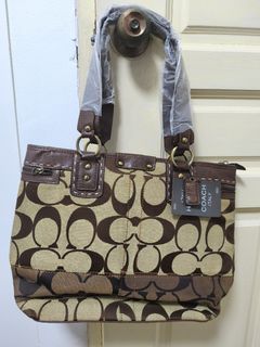 (Category: ) located in . Submitted by shopaholic21 (Listing ID 1400089763, Image 1). Description: .