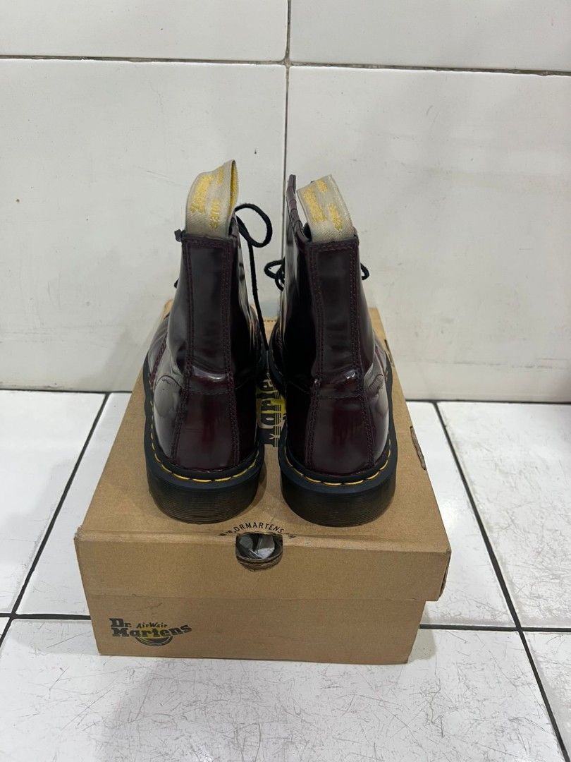 Docmart Red Cherry, Fesyen Pria, Sepatu , Lainnya di Carousell