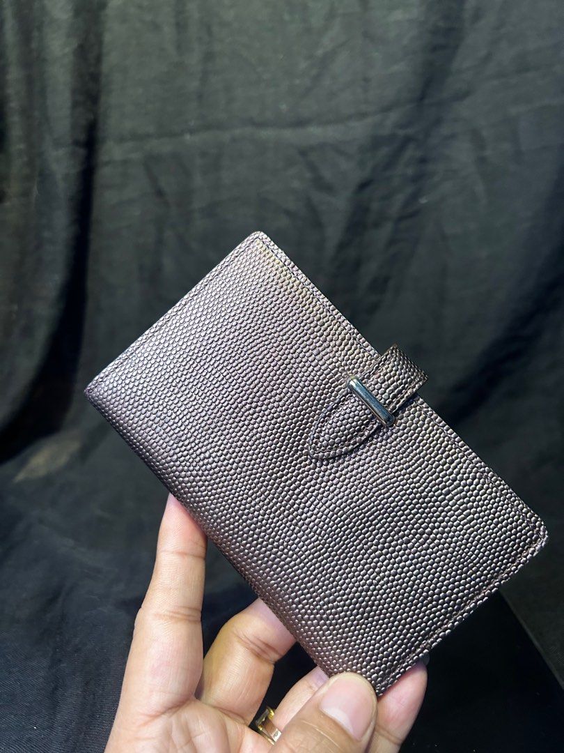 EPOI GANZO CARD WALLET. Expensive brand Handcrafted (Category: Luxury Bags & Wallets) located in Quezon City. Submitted by WIMC2ndaccount (Listing ID 1400104736, Image 2). Description: .