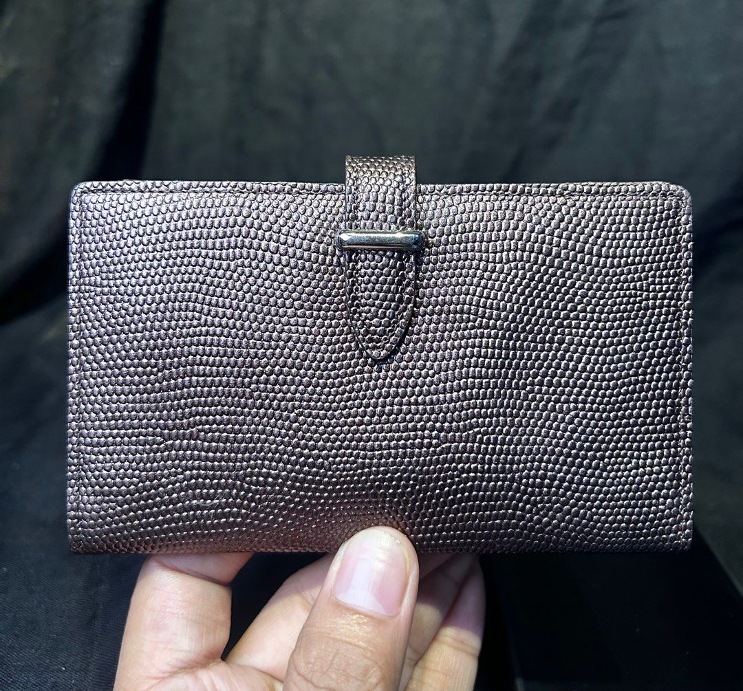 EPOI GANZO CARD WALLET. Expensive brand Handcrafted (Category: Luxury Bags & Wallets) located in Quezon City. Submitted by WIMC2ndaccount (Listing ID 1400104736, Image 1). Description: .