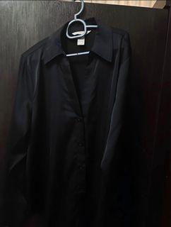 (Category: ) located in . Submitted by hypemywardrobe (Listing ID 1400068712, Image 1). Description: .