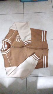 (Kategori: ) berada di . Dikirim oleh dearest.didill (ID iklan 1400101905, Gambar 1). Deskripsi: .