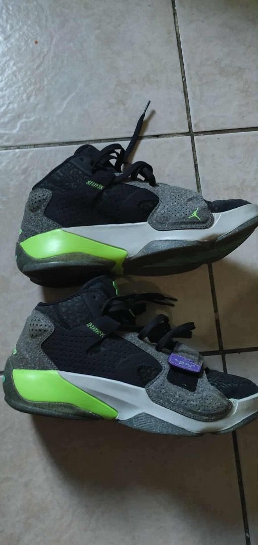 Jordan Zion 2 PF Black Light Meta (Category: Sneakers) located in Taguig. Submitted by lynn0620 (Listing ID 1400190972, Image 2). Description: Jordan Zion 2 PF Black Light Meta Size: 9USA RFS: Decluttering Good as new - Barely Used MOP: Bank transfer.