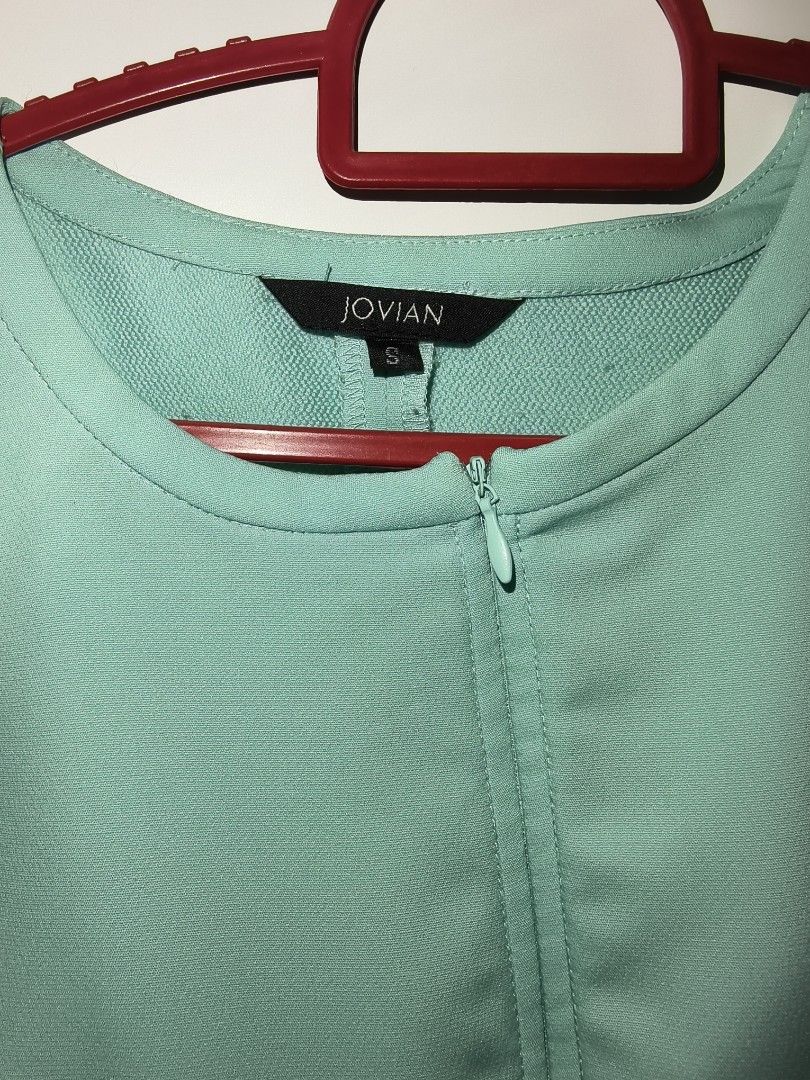 Jovian Mint Green Dress - Size S (Category: Dresses) located in Shah Alam. Submitted by adawiyah21 (Listing ID 1400160804, Image 3). Description: warna mint green size s bahu 14inci dada 17inci labuh depan 25inci belakang 30inci labuh tangan 21inci baju belah dlm ada bulu sikit boleh trim ada kotor sikit belakang.