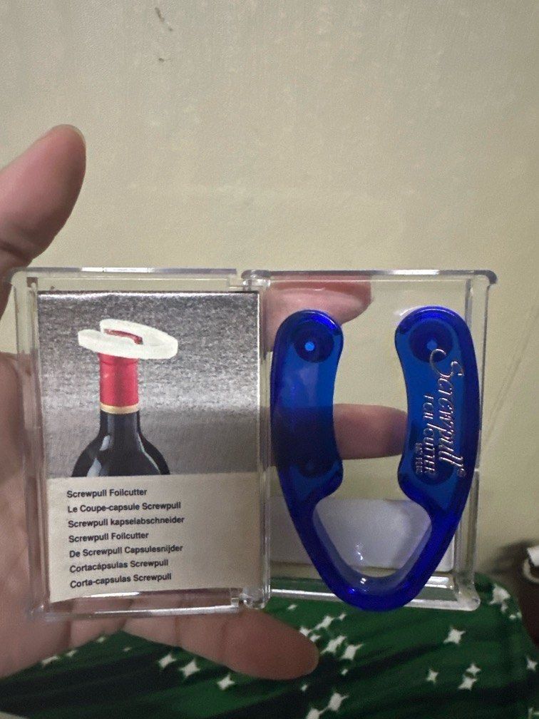Le Creuset Screwpull wine foil cutter (Category: Wine Cellar & Storage) located in Antipolo. Submitted by queens.collections (Listing ID 1400148560, Image 3). Description: .