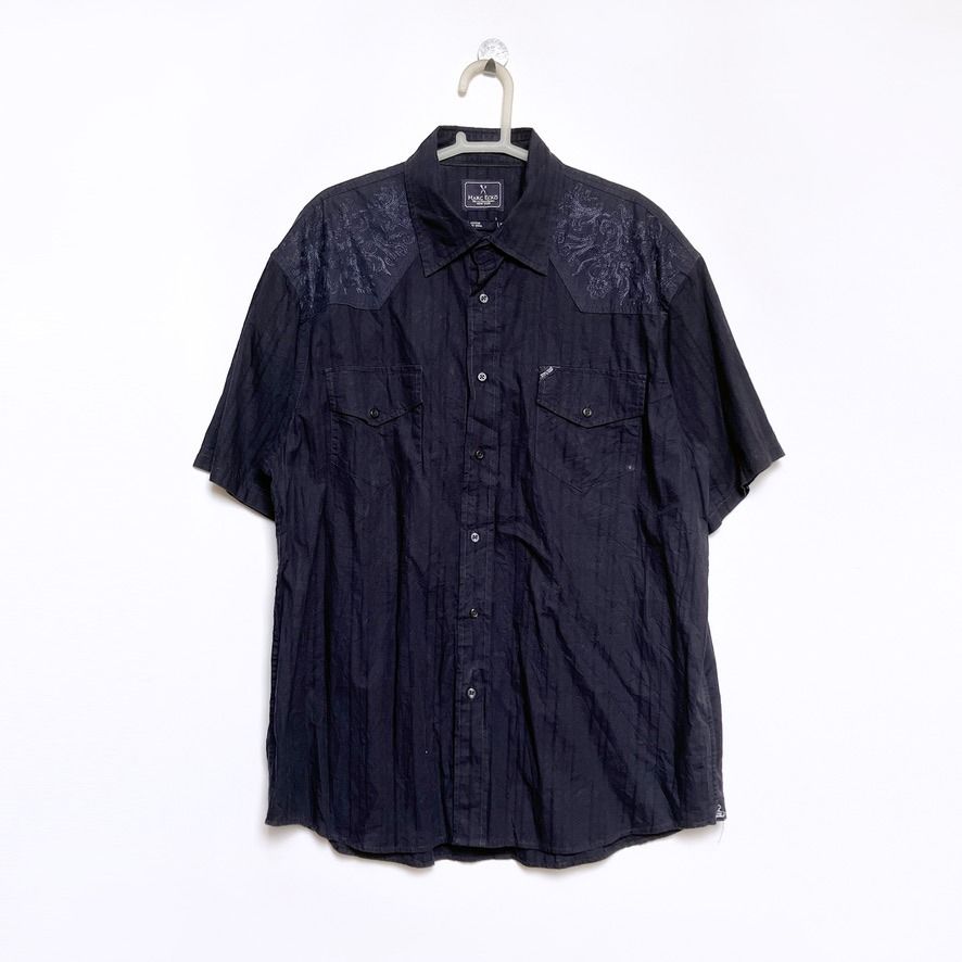 MARC ECKO – Deep Navy Short Sleeve Shirt (Category: Formal Shirts) located in Taguig. Submitted by shopharee (Listing ID 1400045608, Image 1). Description: MEASUREMENTS ('Laid Flat' in Inches): 🔸 Shoulder : 20.00'' 🔸 Pit to Pit : 25.00'' 🔸 Sleeves : 10.00'' 🔸 Length : 30.00'' 🔸 Bottom : 25.00'' ITEM CONDITIONS: 🔸 Material Quality: 10/10 🔸 Color rating: 9.5/10 🔸 Appearance: 10/10 🔸 Minimal signs of usage. 🔸 See photos for more details. �