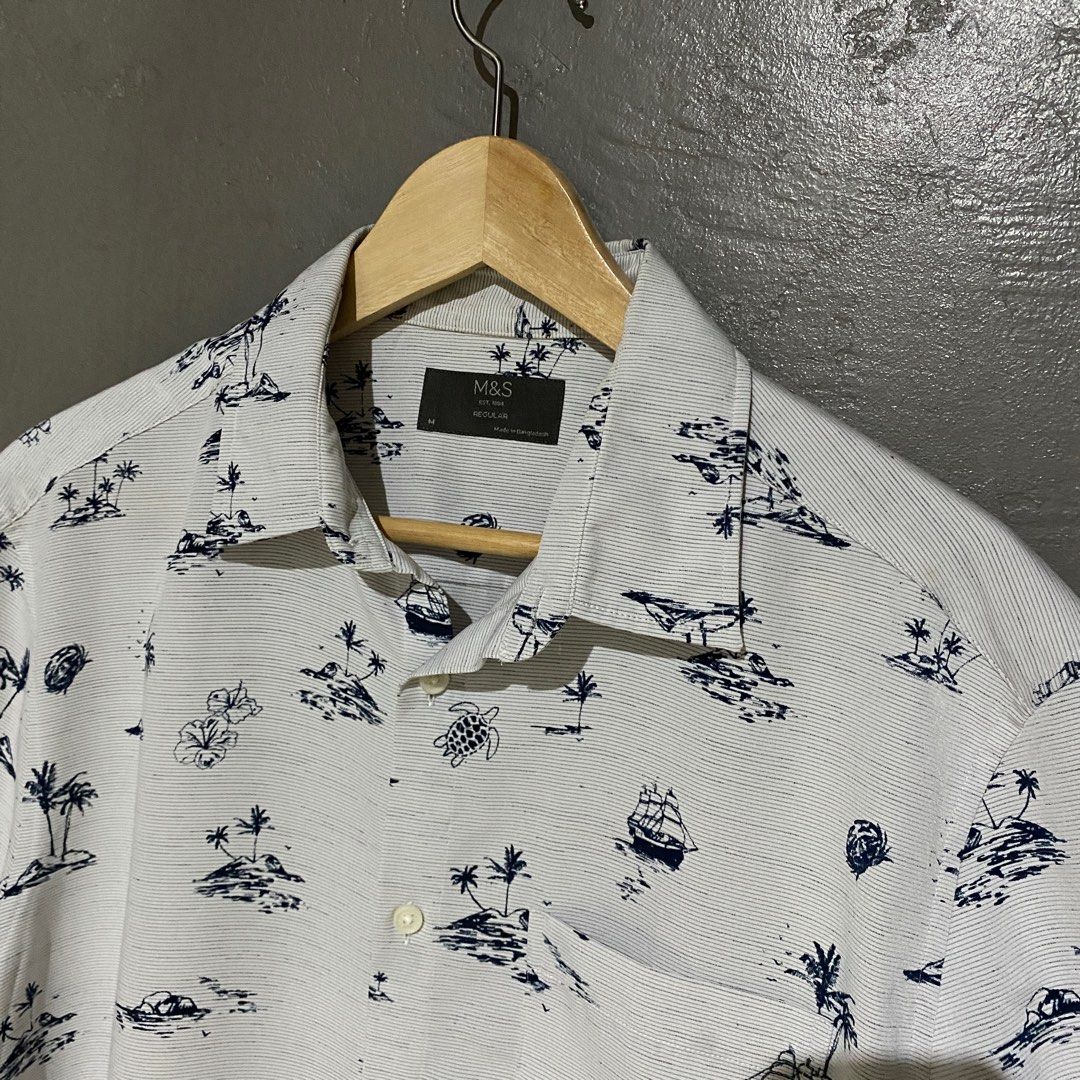 Mark and Spencer Polo (Category: Tshirts & Polo Shirts ) located in Malaybalay. Submitted by mattokit21 (Listing ID 1400173281, Image 2). Description: Mark and Spencer Issue stain on neck line 22x29 L-XL Color rate 9.9/10 Condition 9.9/10 499.