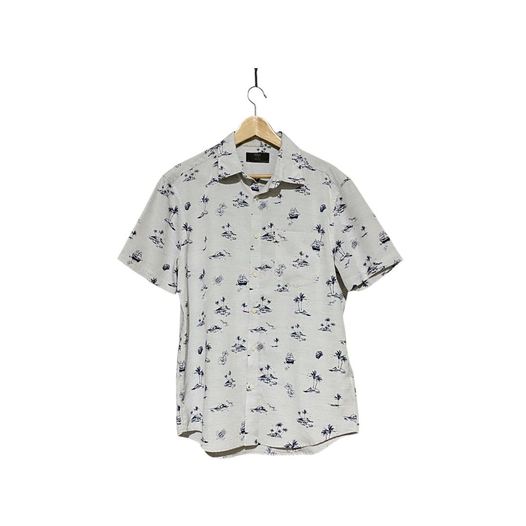 Mark and Spencer Polo (Category: Tshirts & Polo Shirts ) located in Malaybalay. Submitted by mattokit21 (Listing ID 1400173281, Image 1). Description: Mark and Spencer Issue stain on neck line 22x29 L-XL Color rate 9.9/10 Condition 9.9/10 499.