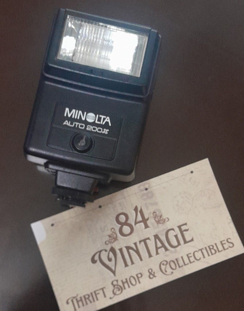 Minolta Auto 200X Flash (Category: Flashes) located in Las Pinas. Submitted by 84vintage (Listing ID 1400023408, Image 1). Description: Actual photos posted. Please examine them carefully as they are part of the description. 📌 MUST READ Before Dealing with us 📌 ⚠️Price is posted. No lowballs please. ⚠️Vintage items are only sold As Is Where Is. If you want new items without any flaws, you can buy at the mall. Please manage your expectations. ⚠️