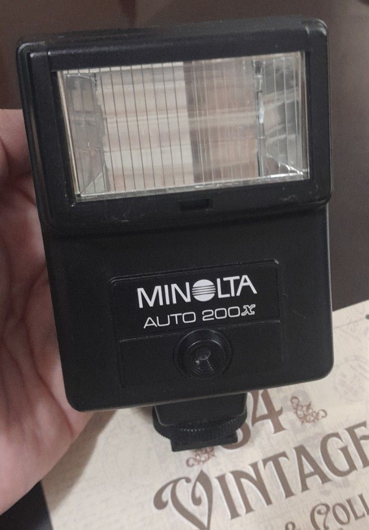 Minolta Auto 200X Flash (Category: Flashes) located in Las Pinas. Submitted by 84vintage (Listing ID 1400023408, Image 2). Description: Actual photos posted. Please examine them carefully as they are part of the description. 📌 MUST READ Before Dealing with us 📌 ⚠️Price is posted. No lowballs please. ⚠️Vintage items are only sold As Is Where Is. If you want new items without any flaws, you can buy at the mall. Please manage your expectations. ⚠️