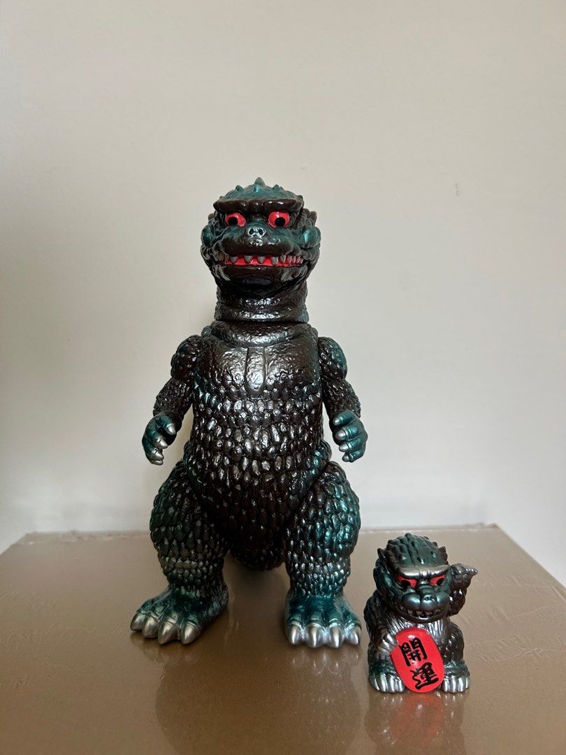 Nicolas Lestang Kozilla Godzilla sofubi (Category: Toy Figures) located in Singapore. Submitted by laloland12345 (Listing ID 1400103708, Image 1). Description: Comes with header. DM for more details.