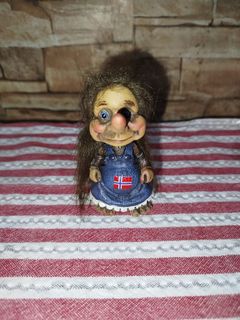 (Category: ) located in . Submitted by JMThriftFinds (Listing ID 1400113481, Image 1). Description: .