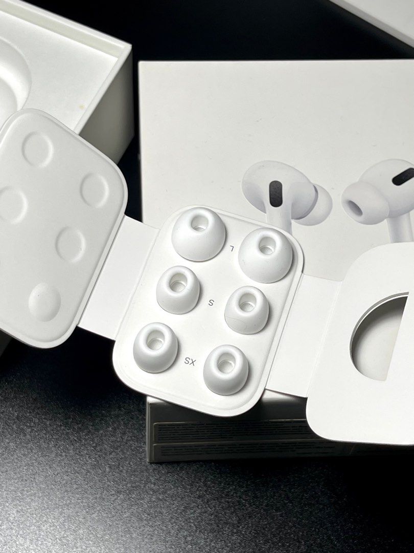 Original Apple AirPods Pro 1 & 2 Eartips (Category: Earphones) located in Manila. Submitted by prelovedbyporttt (Listing ID 1400153229, Image 1). Description: Original Brandnew Airpods pro 1 and 2 eartips •Came from my Airpods Pro 2 •Applicable for Airpods Pro 1 and 2 •all size are available XS, Small, Medium and Large Php 300 per pair FIXED PRICE SORRY✌🏻 If you have any questions, feel free to send me a PM anytime. Thank you! :) .