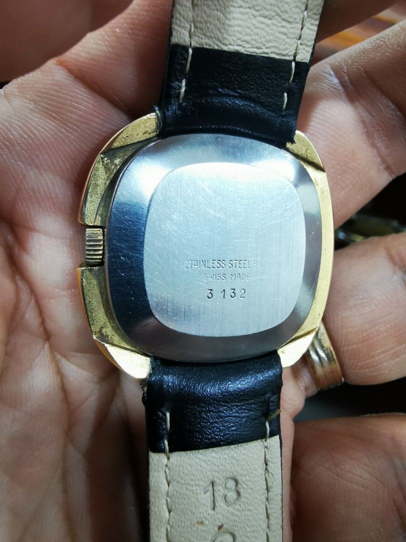 Richard Geneve Automatic Watch (Category: Luxury Watches) located in Makati City. Submitted by greatbuysmnl (Listing ID 1400037865, Image 3). Description: Vintage Richard Geneve Automatic Watch Gold plated In good working condition.
