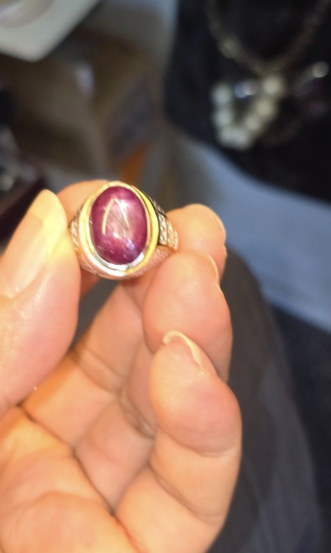 Ruby (Category: Jewelry) located in Singapore. Submitted by pak.anchos (Listing ID 1400062455, Image 3). Description: batu ruby dari afrika ring size 20.