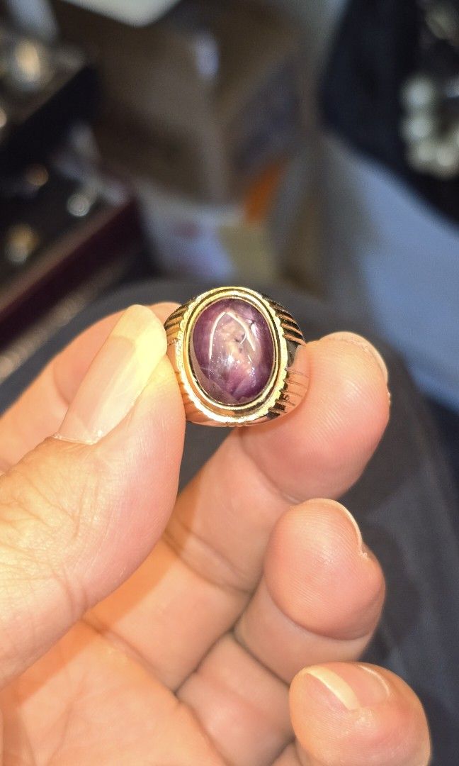 Ruby star (Category: Jewelry) located in Singapore. Submitted by pak.anchos (Listing ID 1400062752, Image 3). Description: batu ruby star ring size 15.5.