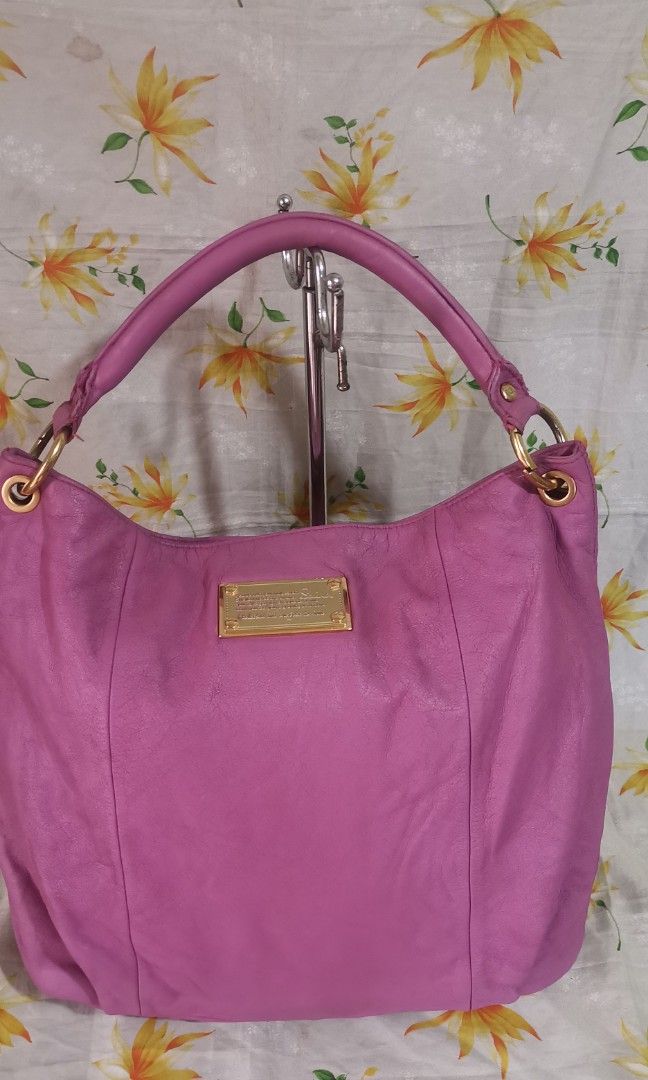SALAD pink leather hobo shoulder bag (Category: Diaper Bags & Wetbags) located in Baguio. Submitted by blossombeauty.chicfinds23 (Listing ID 1400079512, Image 2). Description: Large Very good condition Plus shipping Authentic.