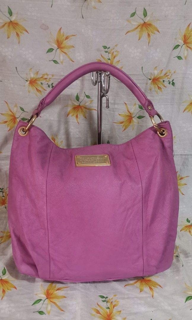 SALAD pink leather hobo shoulder bag (Category: Diaper Bags & Wetbags) located in Baguio. Submitted by blossombeauty.chicfinds23 (Listing ID 1400079512, Image 1). Description: Large Very good condition Plus shipping Authentic.