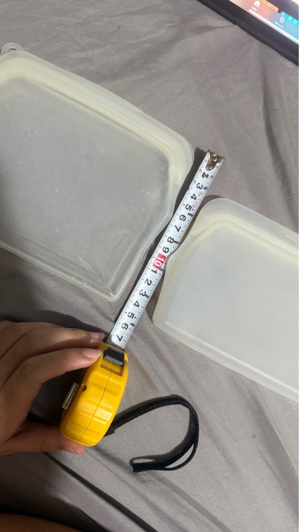 Silicone Storage Bag Pouch / Toiletry Makeup Bag (Category: Storage Boxes & Baskets) located in Manila. Submitted by jo.hanna (Listing ID 1400109664, Image 2). Description: Used for a while but I already got a new pouch for my makeup. .