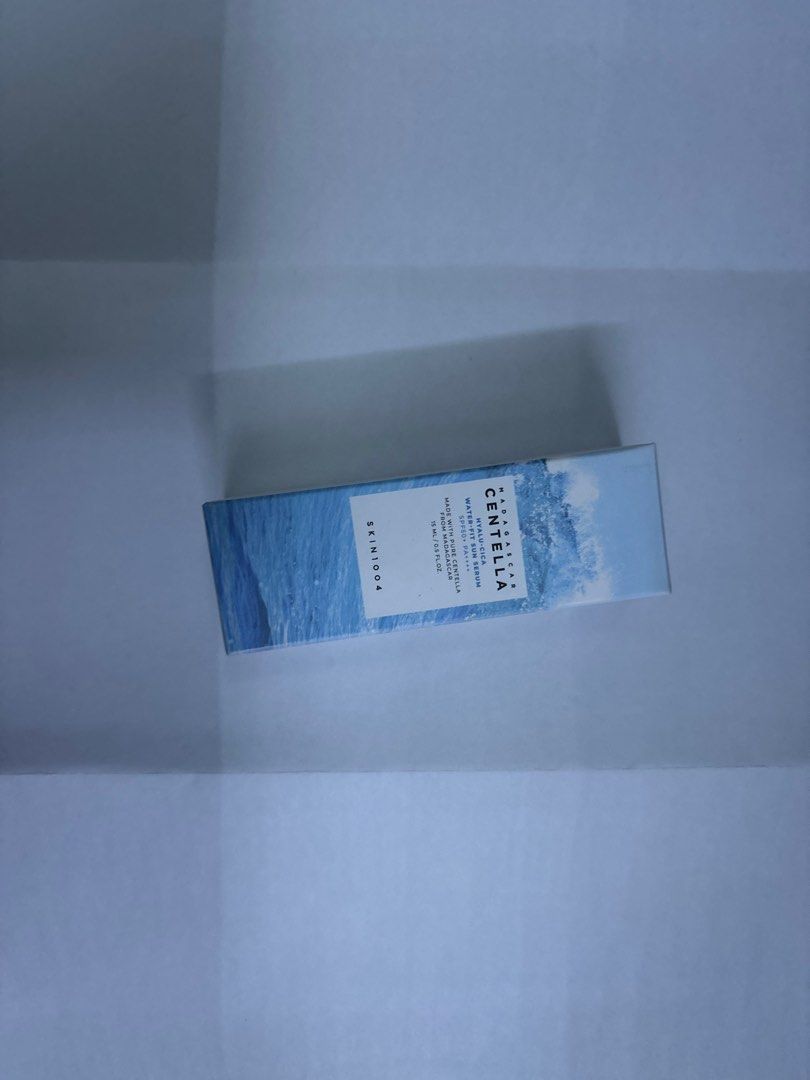 small sample (Category: Face Care) located in Singapore. Submitted by athenakei (Listing ID 1400145856, Image 1). Description: skin1004 sun serum SPF50++++ ～ 15ml Eucerin pro acne serum 7ml x 3 .