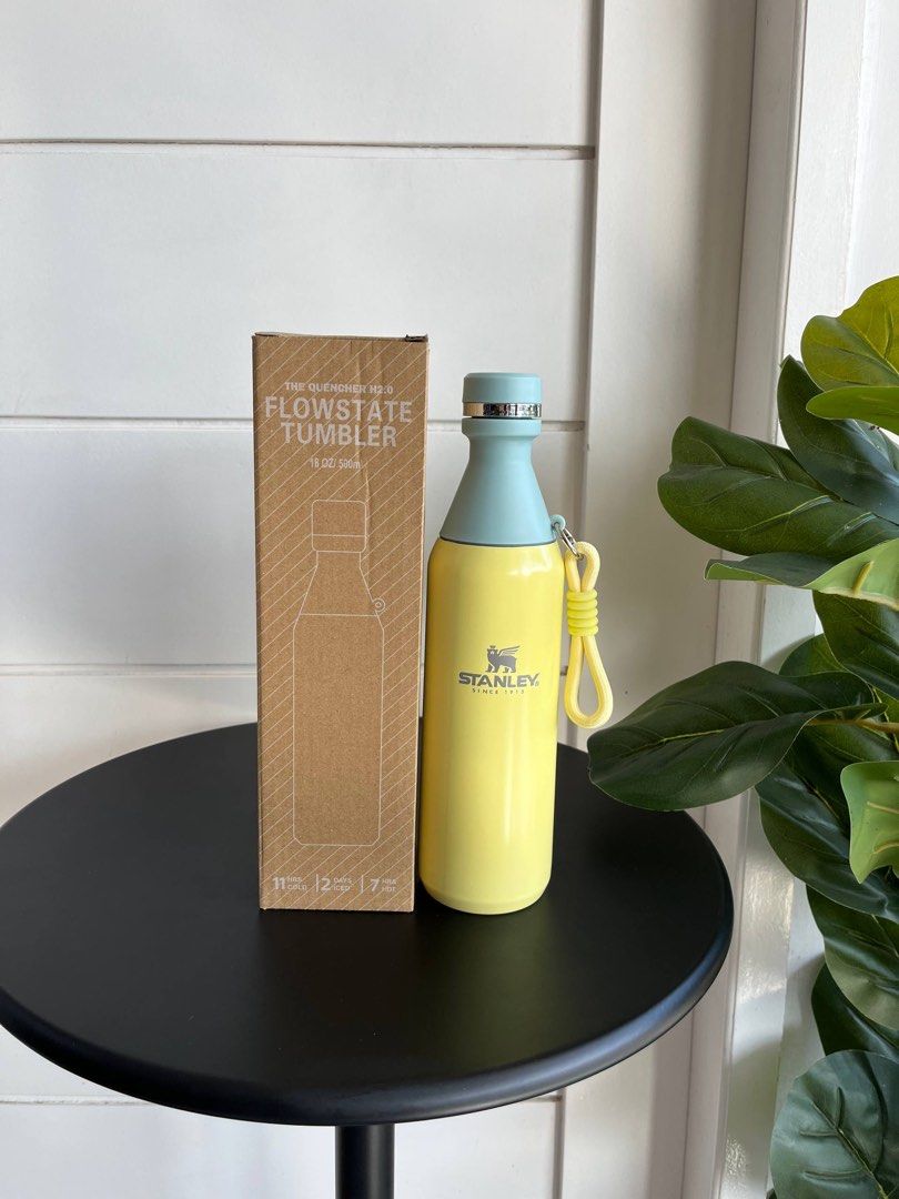 Stanley All Day Slim Bottle 0.6L (Category: Water Bottles & Tumblers) located in Candelaria. Submitted by pinkykeenshop (Listing ID 1400025195, Image 1). Description: .