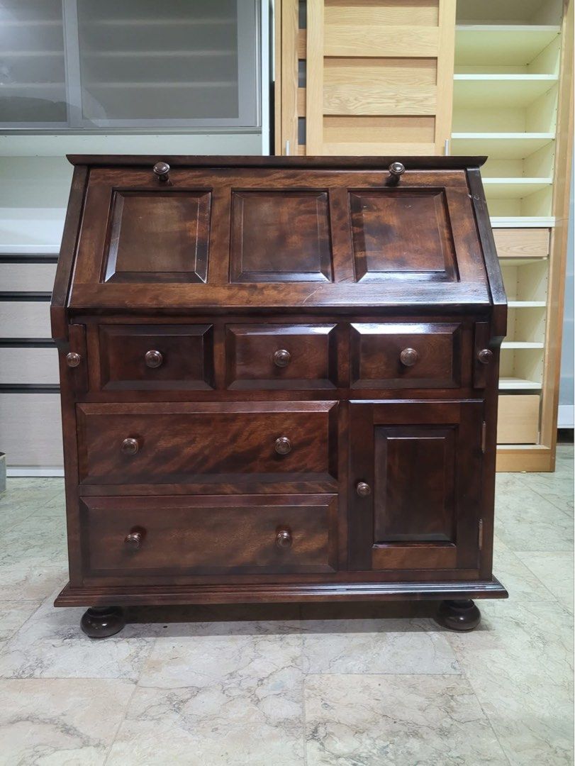 Study Table Japan surplus (Category: Tables & Sets) located in Manila. Submitted by Hezcki (Listing ID 1400076649, Image 2). Description: .