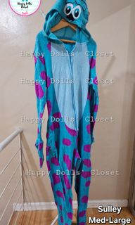 (Category: ) located in . Submitted by happy_dolls_closet (Listing ID 1400018885, Image 1). Description: .