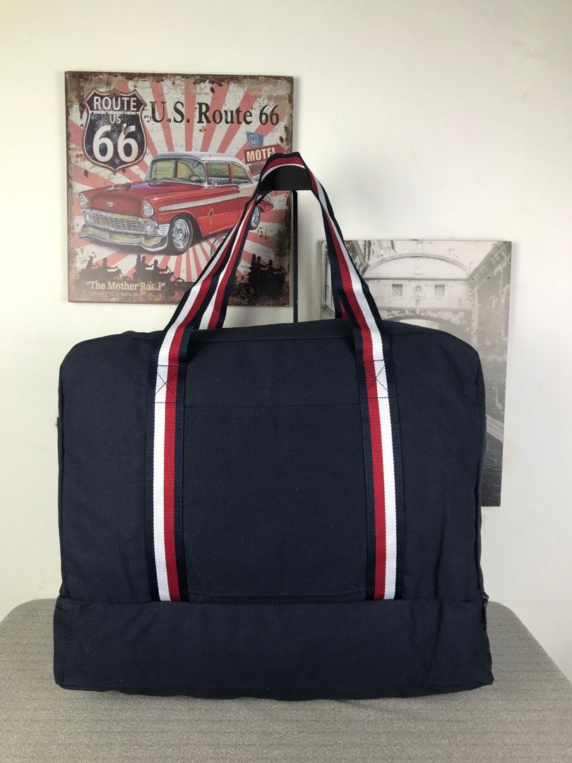 Tommy hilfiger Duffle bag, Fesyen Pria, Tas Dompet Lainnya di