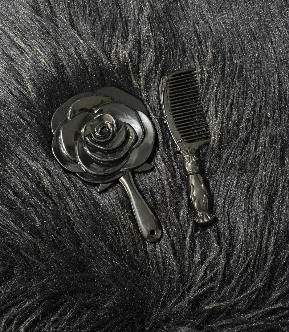 Vanity Mirror & Hair Comb (Category: Mirrors) located in Manila. Submitted by dallecloset_ii (Listing ID 1400076793, Image 1). Description: .
