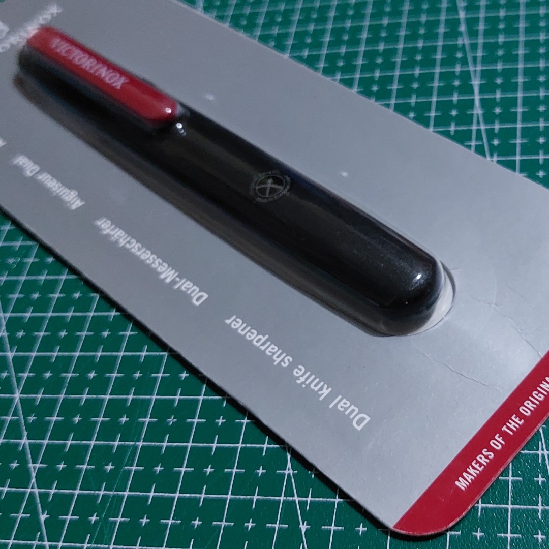 Victorinox Dual Knife Sharpener / Gaff Tari Sharpener, Sports Equipment ...