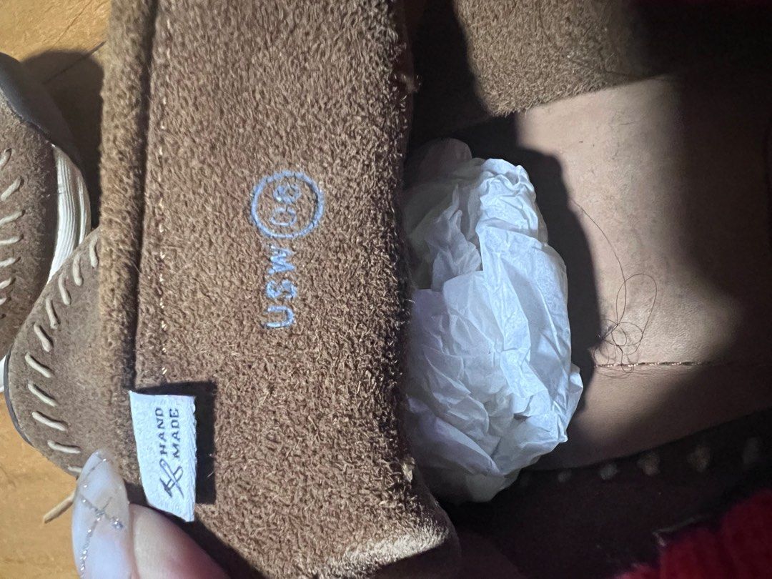 Visvim boot （分類：靴）位於 Hong Kong。 由 thoooo 提交（商品編號 1400115516，圖片 4）。簡介： 全新 冇單 37碼 清屋出售 完美主義者勿拍。
