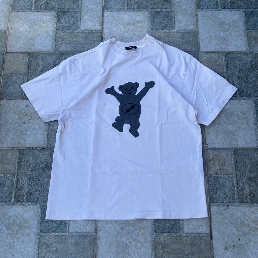 Well Done Graphic T-Shirt (Category: Tshirts & Polo Shirts ) located in Bacoor. Submitted by tugbits (Listing ID 1400178917, Image 1). Description: Well Done Graphic T-Shirt - 22.5 x 28 Needs Cleaning Negotiable Price Send PM for any offers.